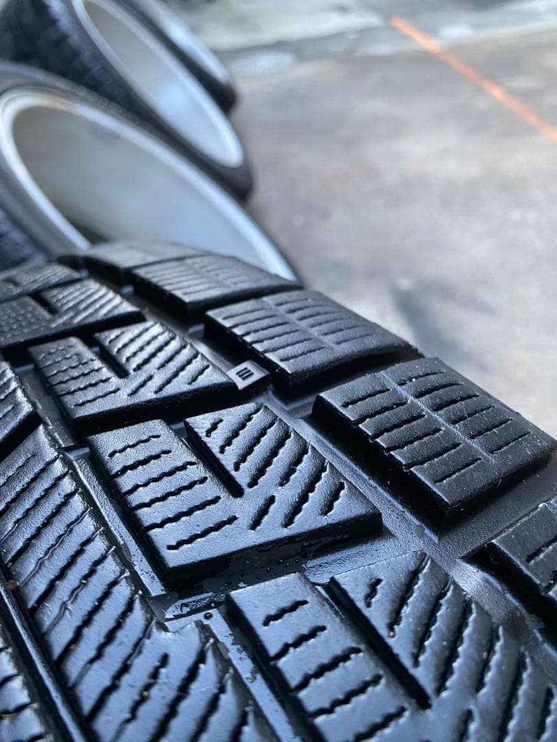 プジョークーペ407純正18インチホイールとスタッドレスタイヤ4本セット