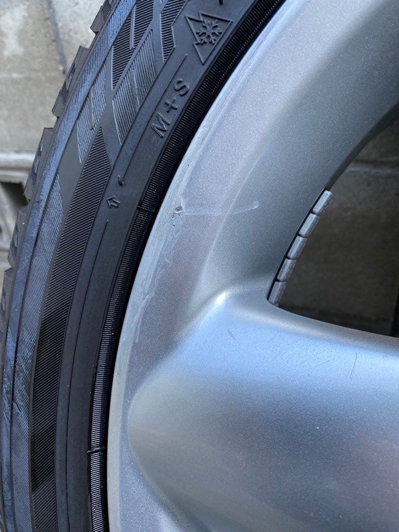 プジョークーペ407純正18インチホイールとスタッドレスタイヤ4本セット