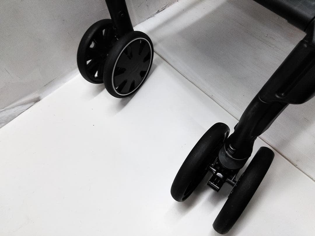 美品 Combi コンビ ラベリタ エッグショック AL 両対面式 ハイシート□