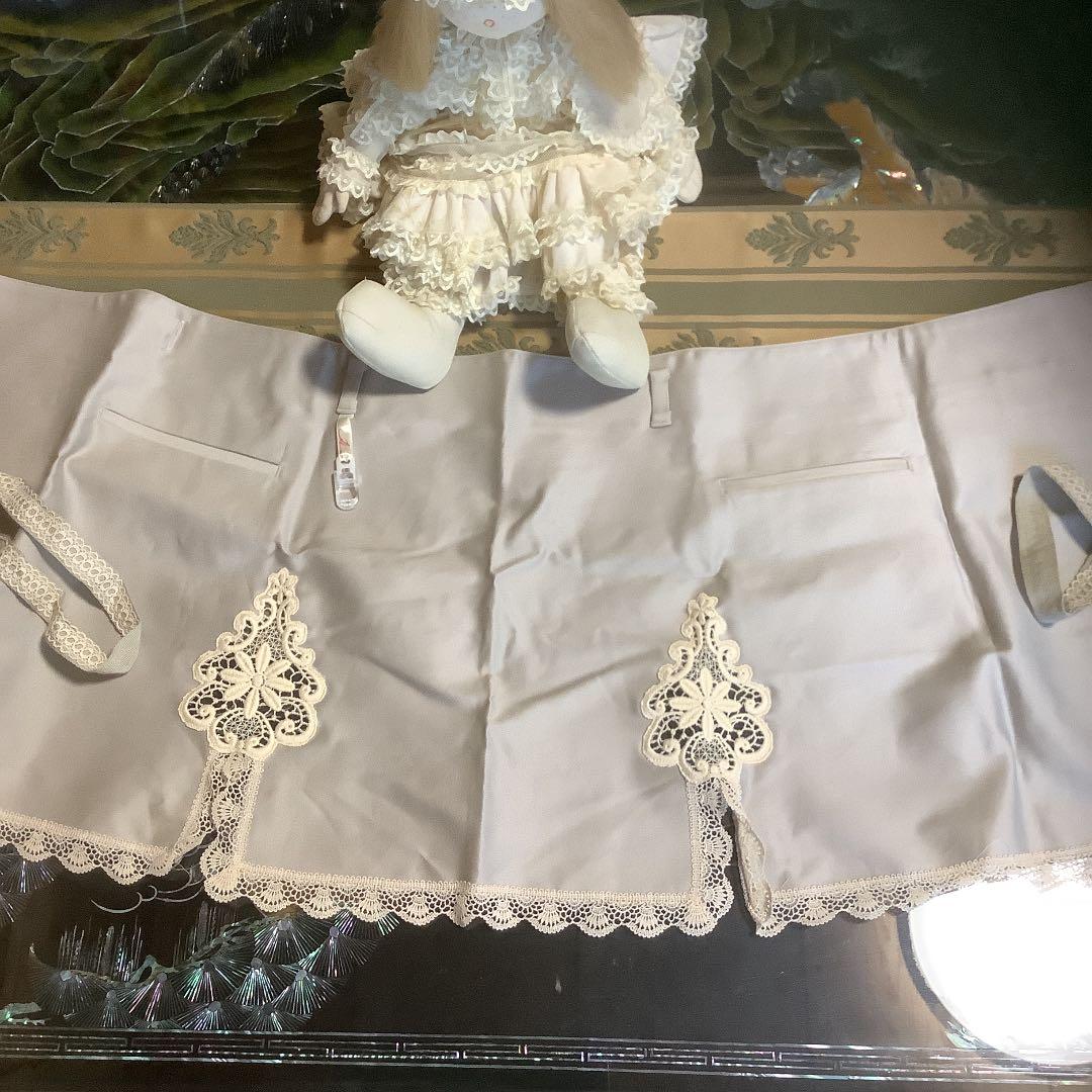 未使用さえら　ヒスクローネ　カフェエプロン　カットモチーフ&レース　アキアカネ