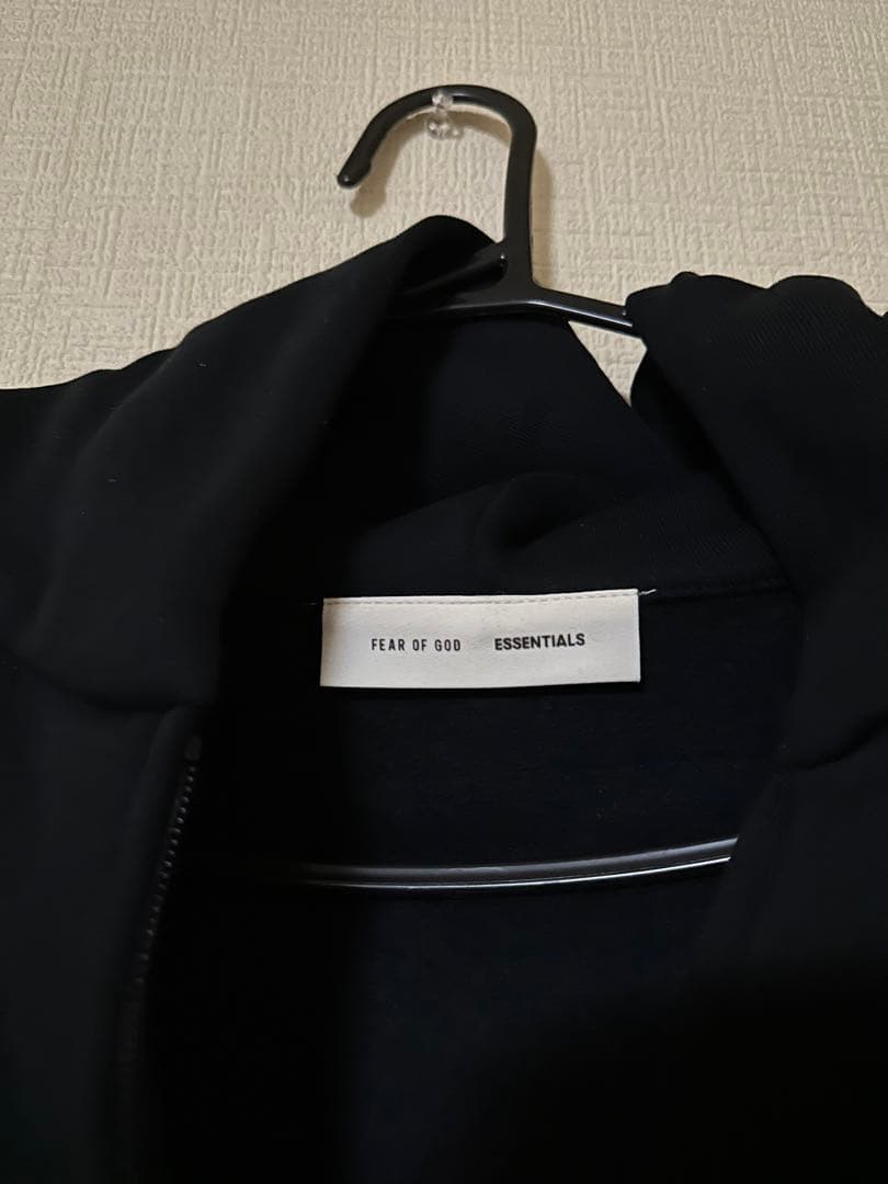 ESSENTIALS FEAR OF GOD パーカー 黒