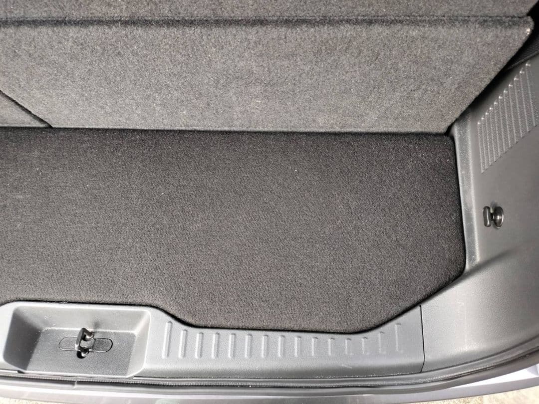 エルグランド　E52 ラゲッジボード