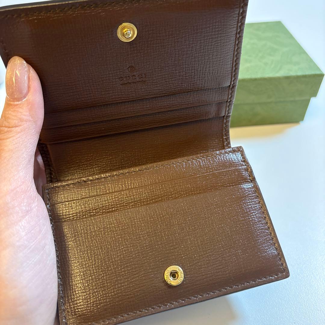 GUCCI ハート型ロゴ 二つ折り財布
