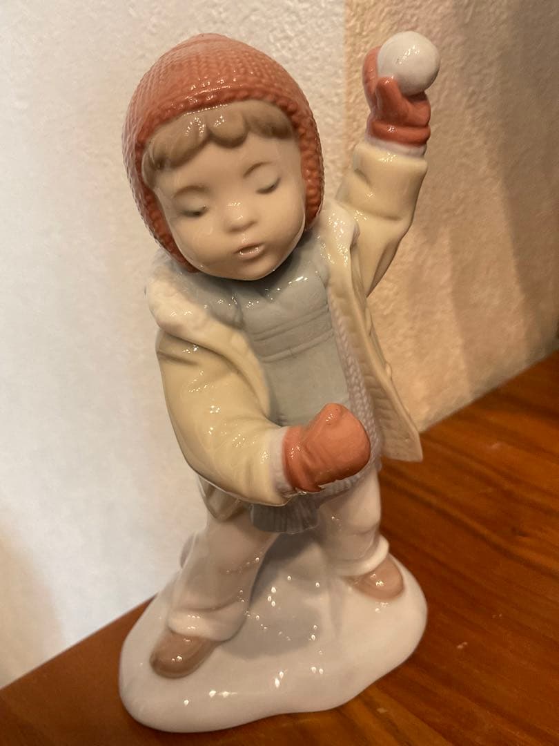 リヤドロ　雪合戦しよう　置物