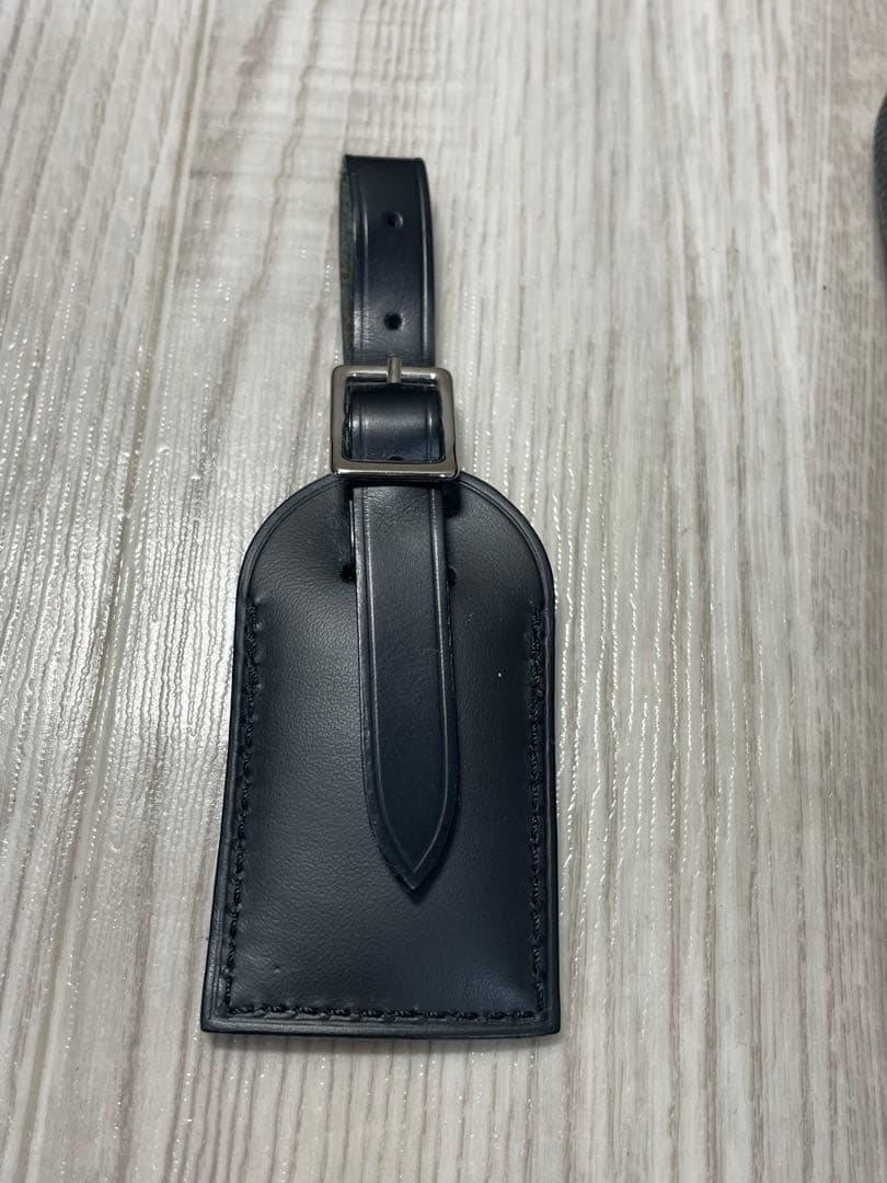 LOUIS VUITTON ブラックレザー ネームタグ