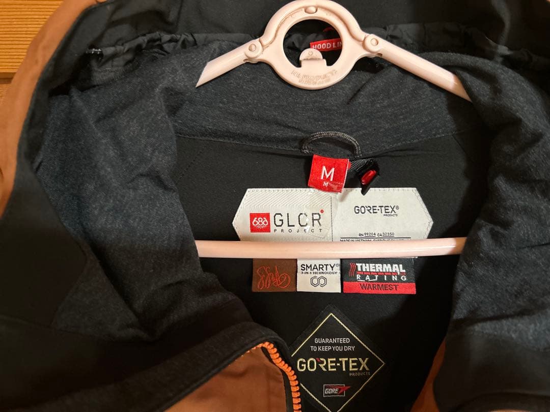 686、GORE-TEX スノーボードウェア 上下セット