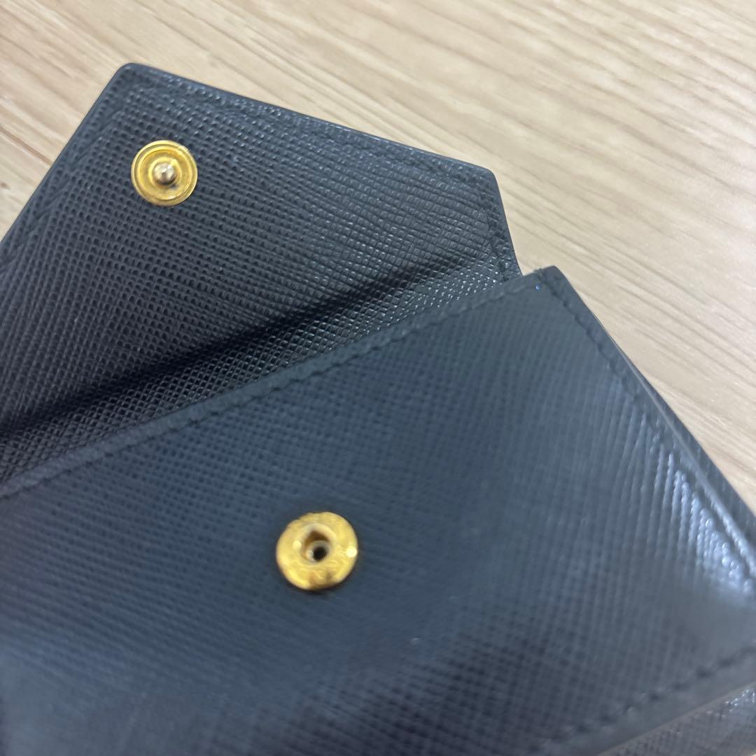 【PRADA】サフィアーノトライアングル 財布 三つ折り