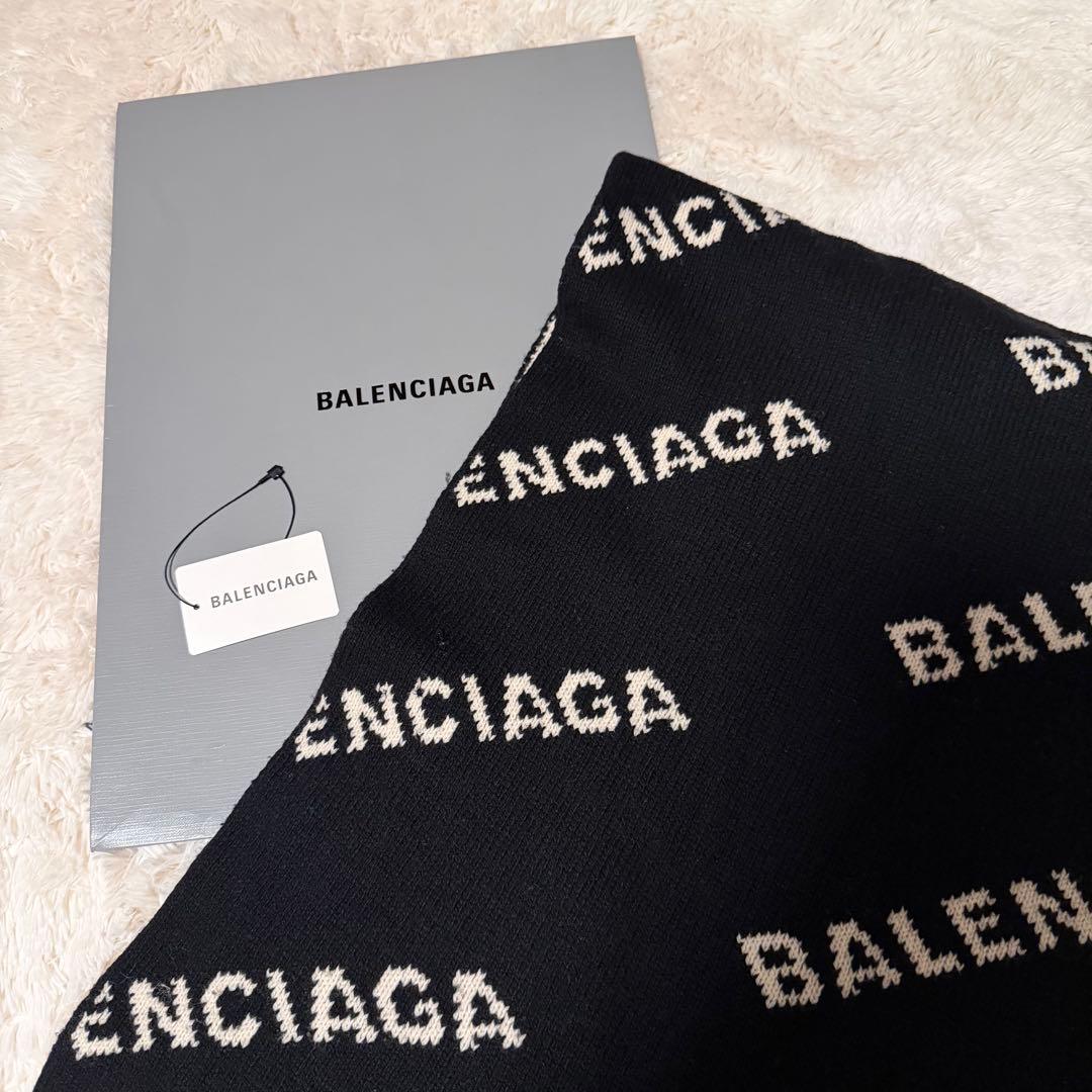 送料込み即日発送　BALENCIAGA ロゴ入りマフラー ブラック/ベージュ