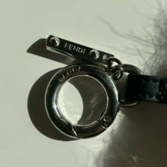 FENDI ファーチャーム ピンク