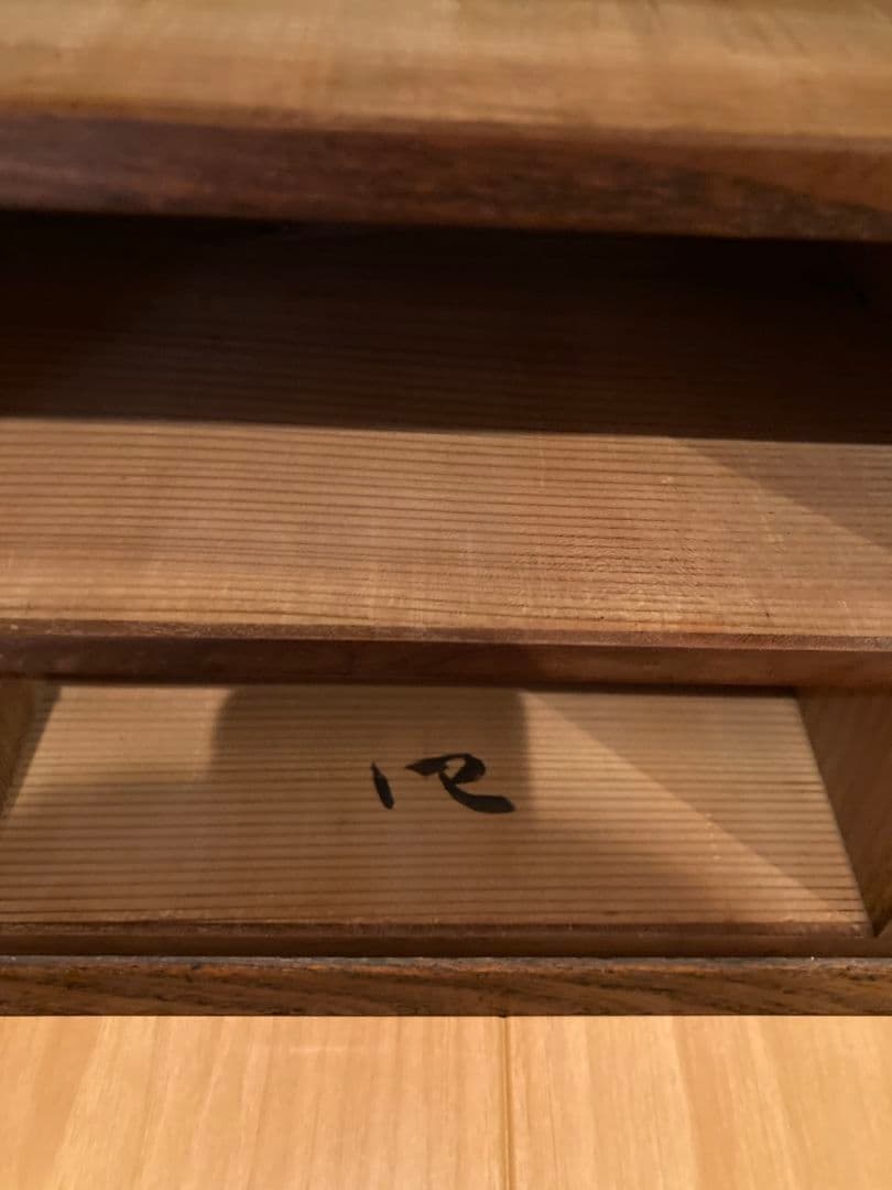 松平家　時代箪笥 （化粧箱）