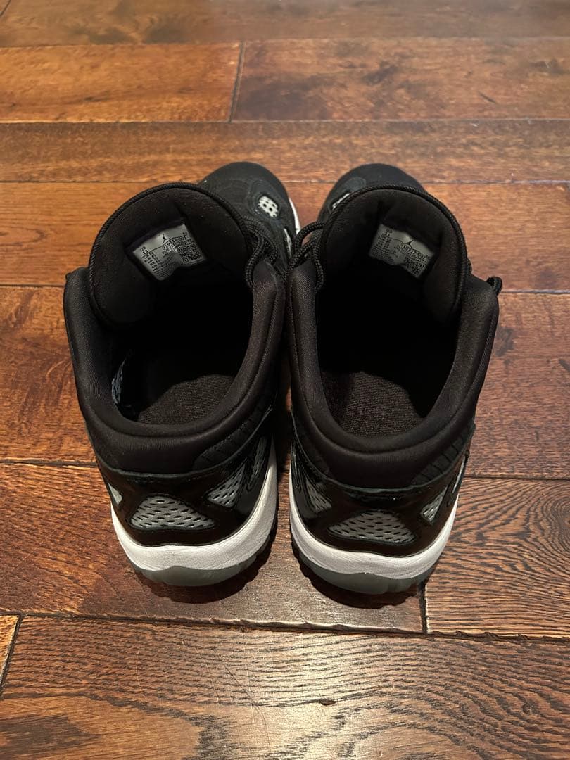 ジョーダン11　LOW