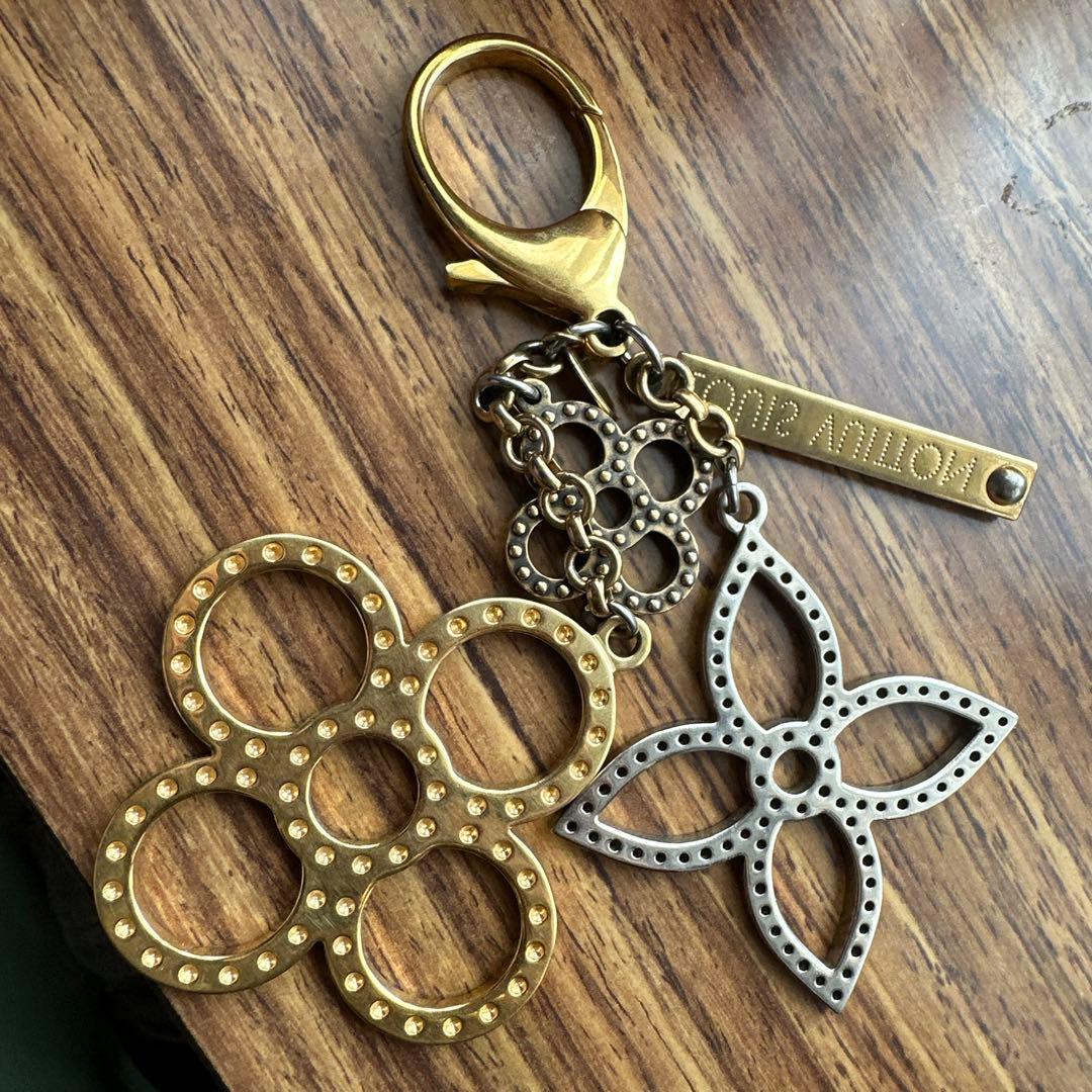 LOUIS VUITTON チャーム　キーホルダー