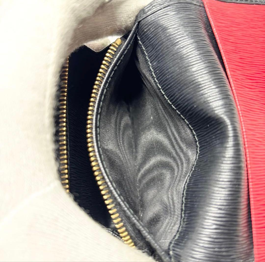 marine♡　三つ折り財布 ヴィッテロムーブ バイカラー 金ロゴ 赤 黒