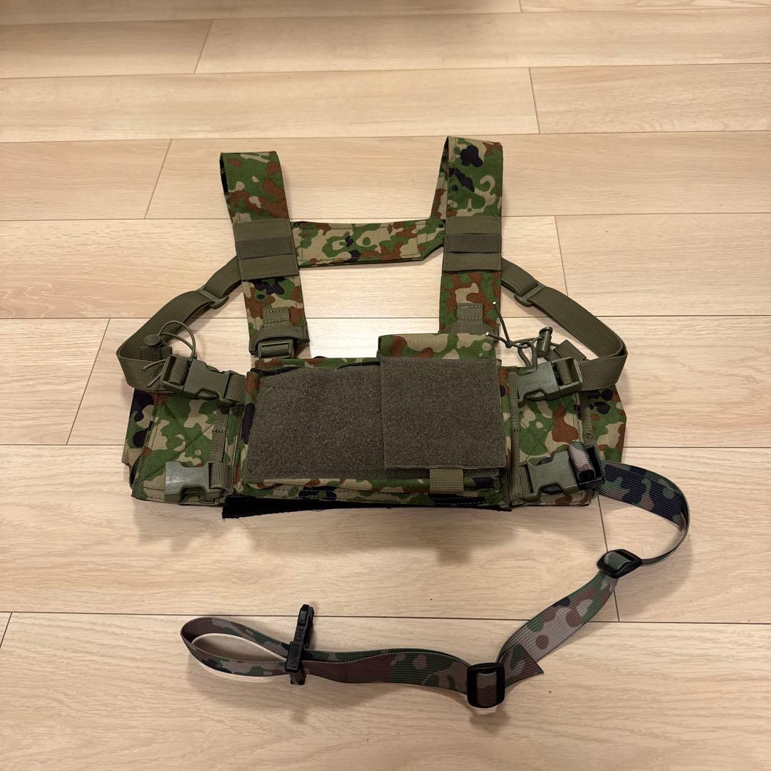 迷彩 チェストリグ　3連インサート3つ付きChase Tactical