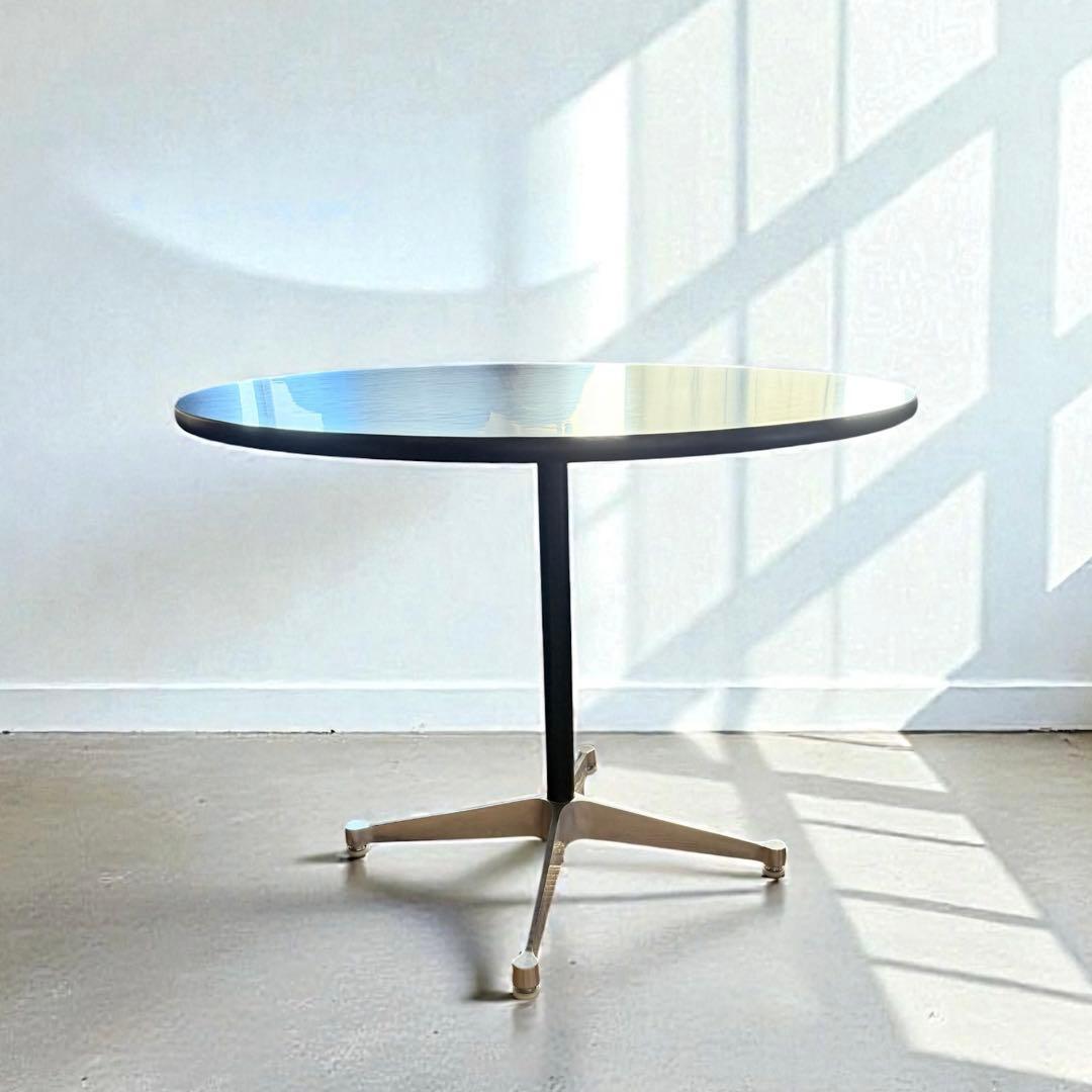 イームズテーブル - コントラクトベース