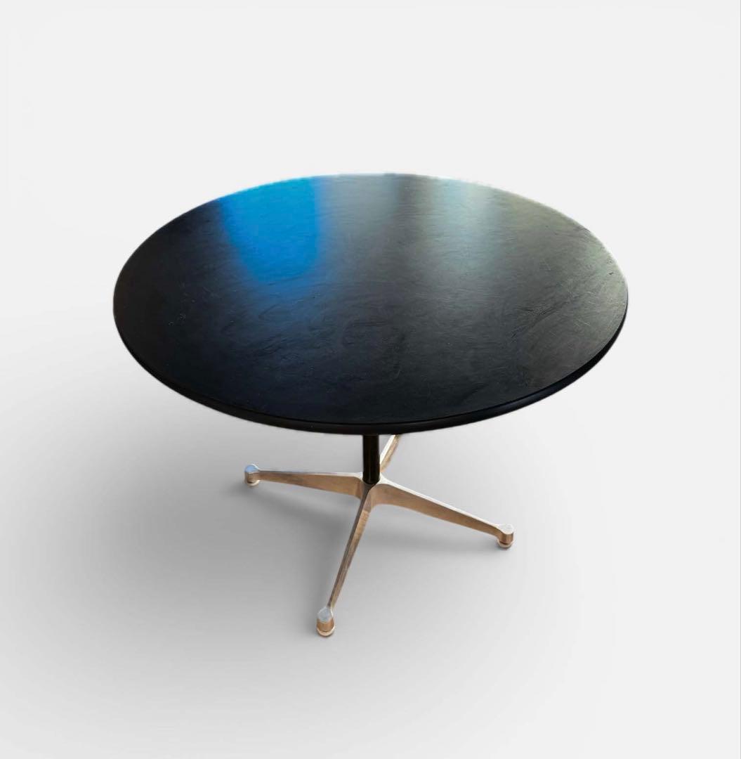 イームズテーブル - コントラクトベース