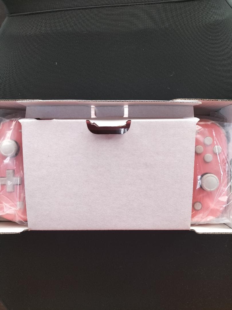 任天堂Switchライトピンク　ほぼ未使用