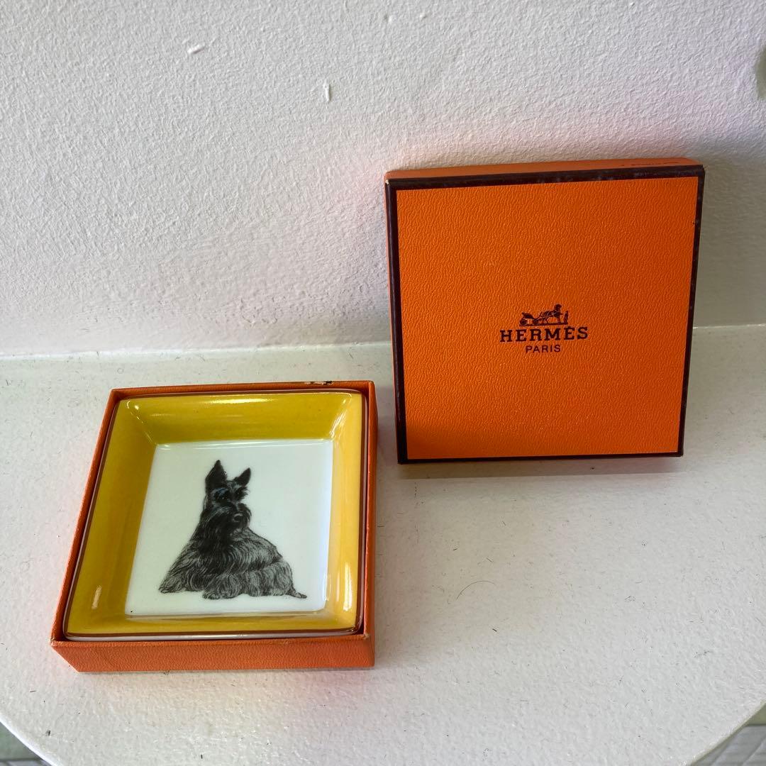 新品エルメスHERMES置物インテリアトレー！プレートワンちゃん！！