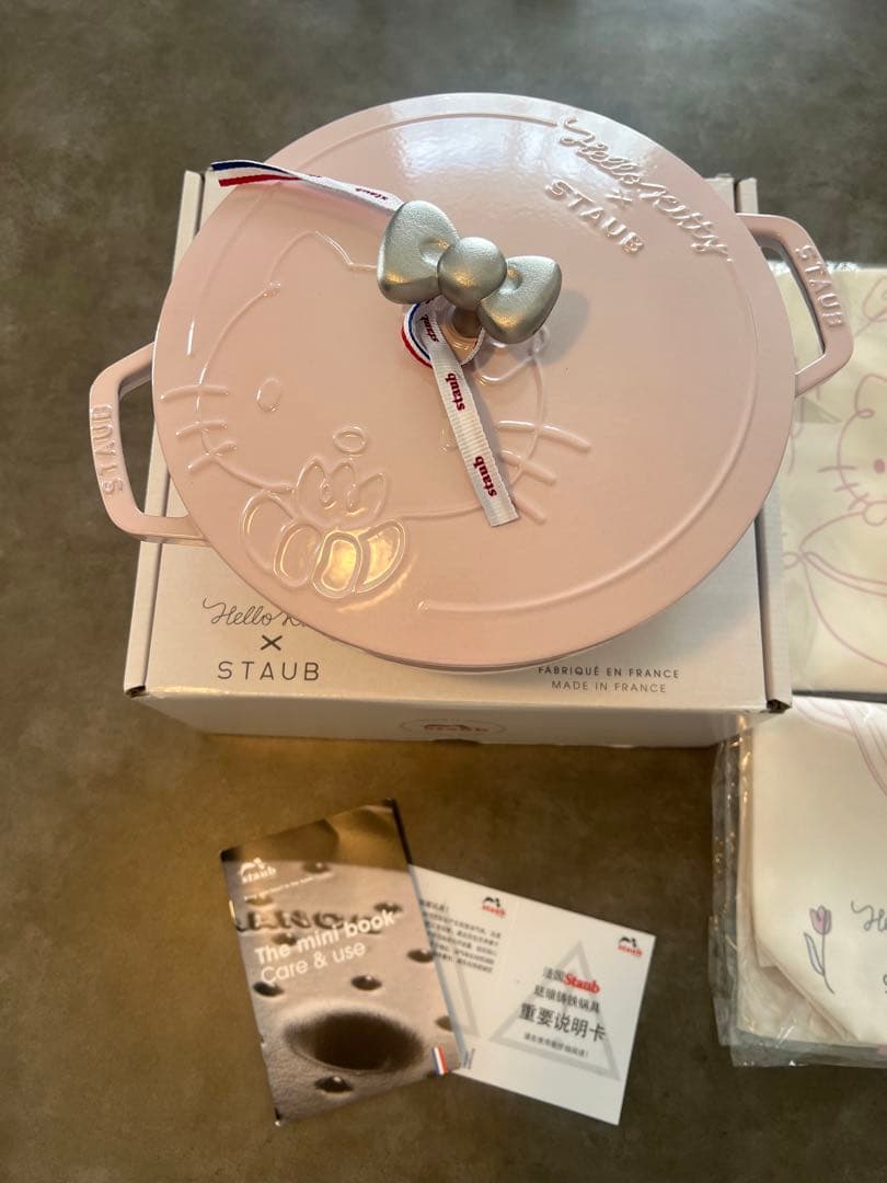即日発送　新品日本未発売海外限定　ストウブ ハローキティコラボ　ワナベ24cm