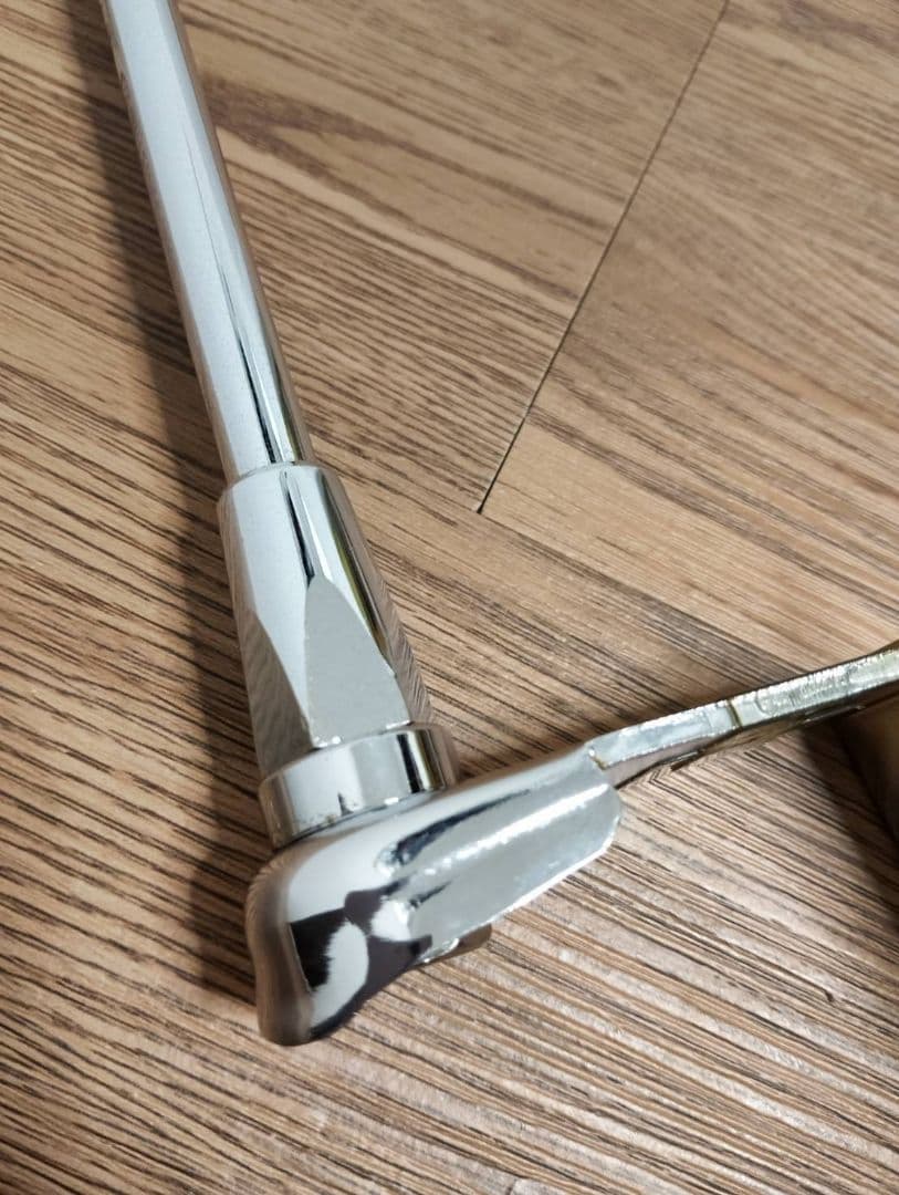 メルセデスベンツ純正 W124 コーナーポール ステー 台座付き