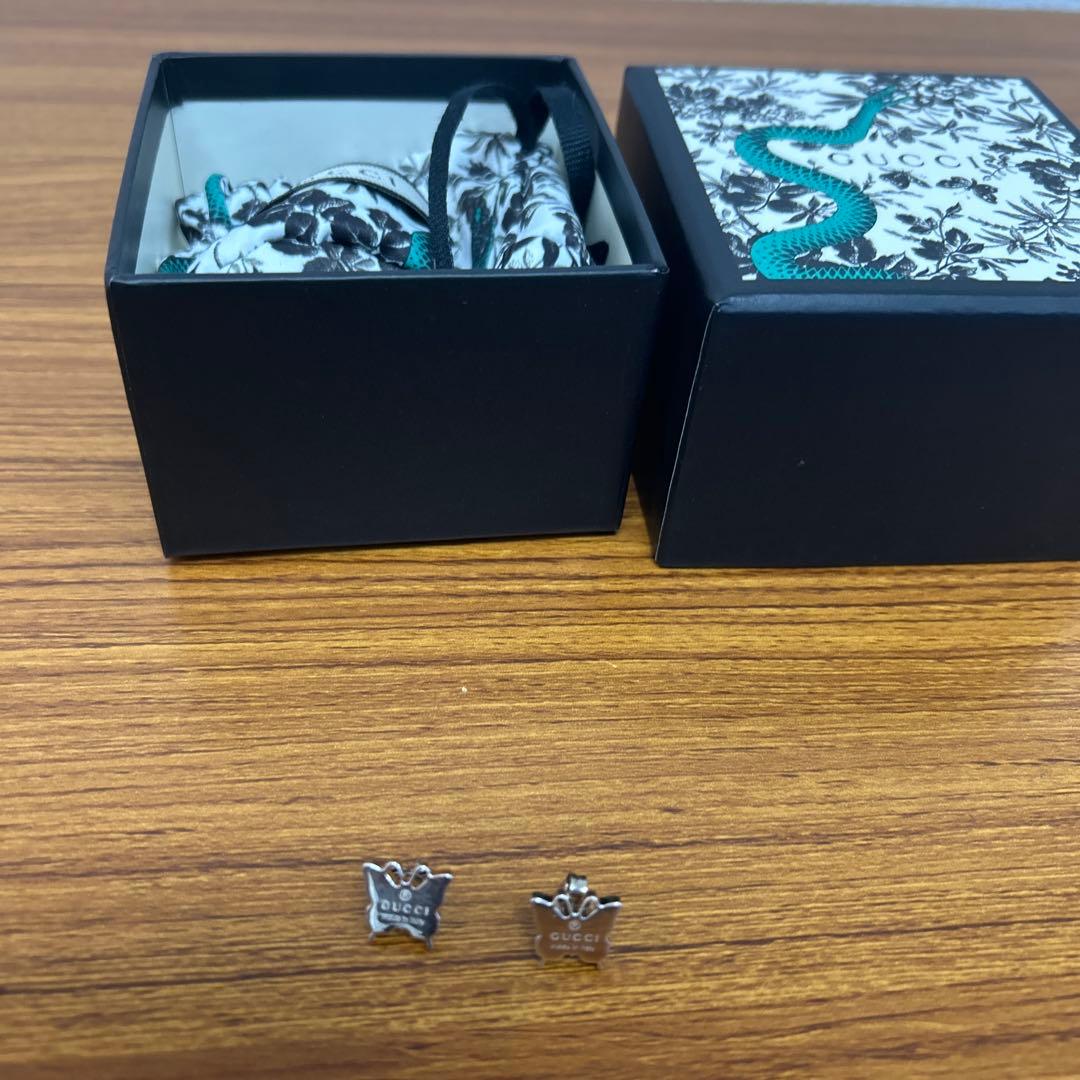L*a様 GUCCI シルバーピアス 蝶型　箱付き