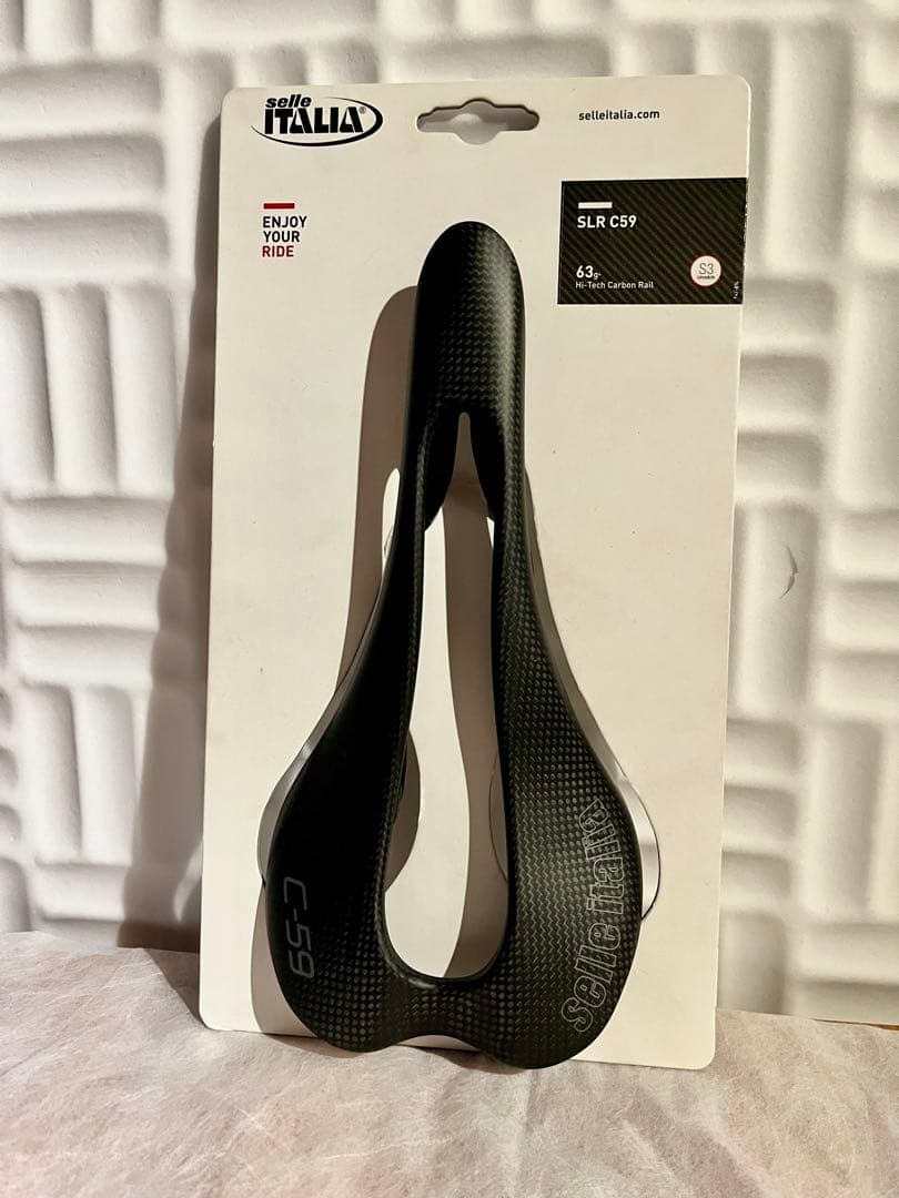 未使用・超軽量カーボンサドル(61g)セライタリア　SLR C59 ヒルクライム