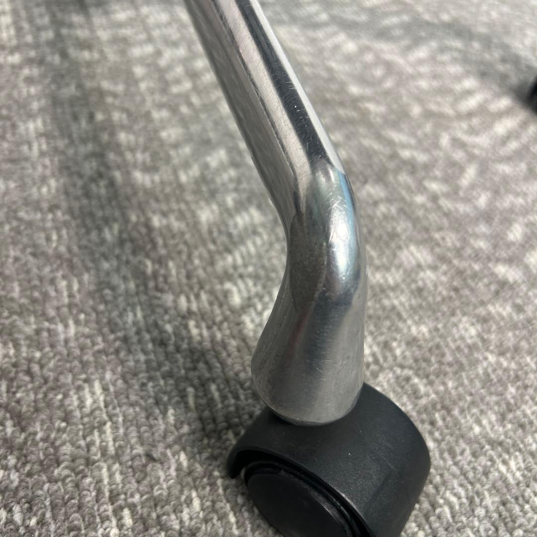 A. ハーマンミラー キャスターチェア アルミナムチェア 本革