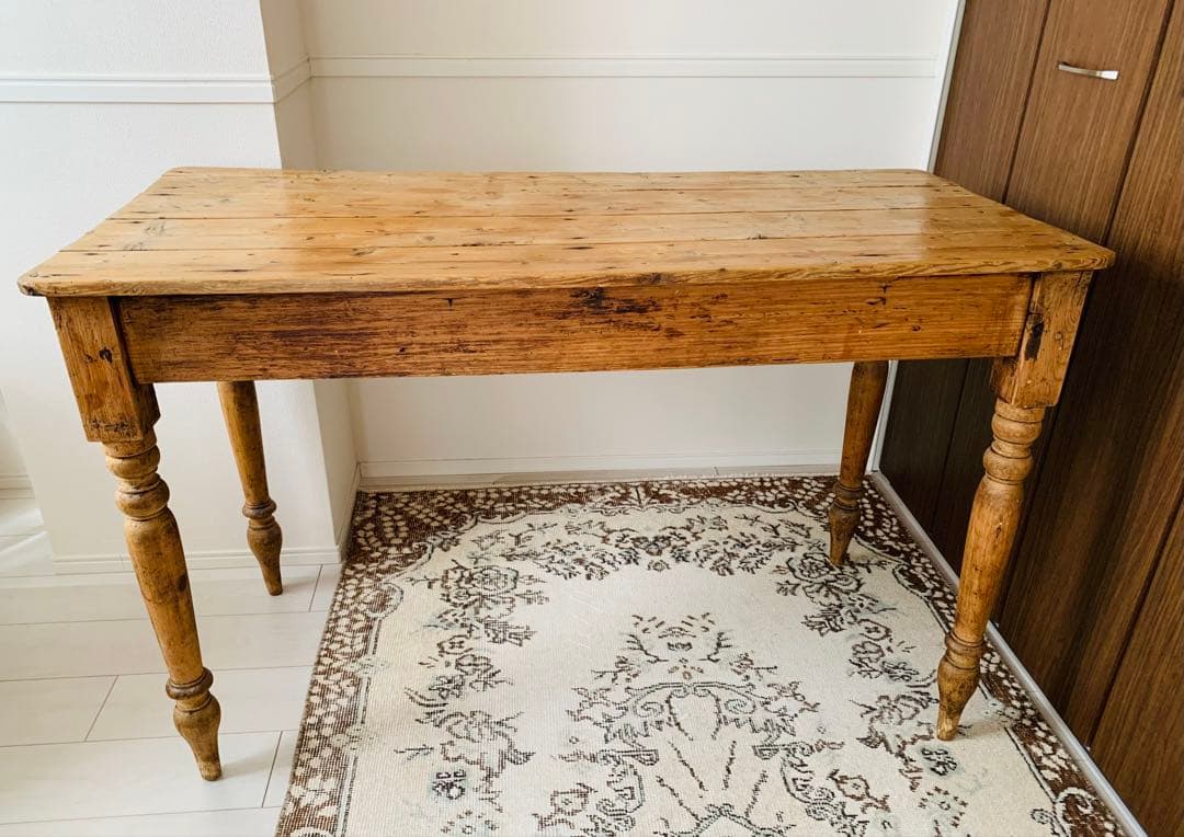 アンティーク　テーブル　KRANKで購入　ダイニングテーブル　ヴィンテージ