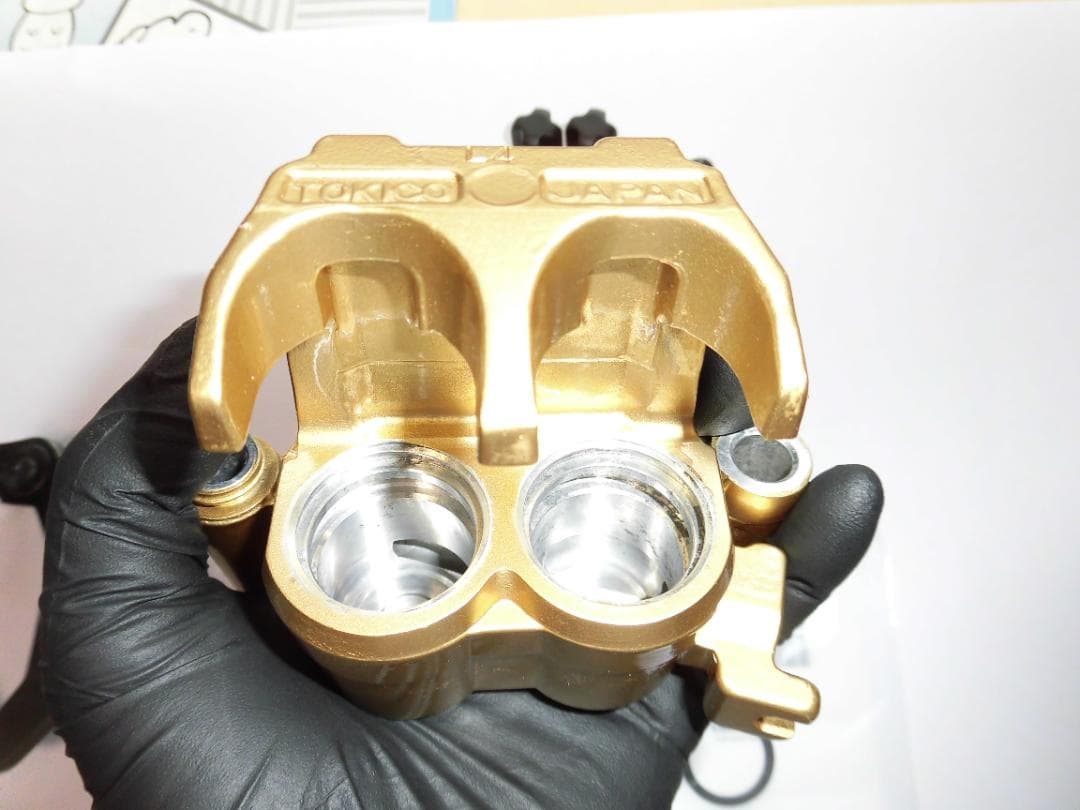 ゼファー400(Ｃ型)　リアブレーキキャリパー(2pot) バリオスにも