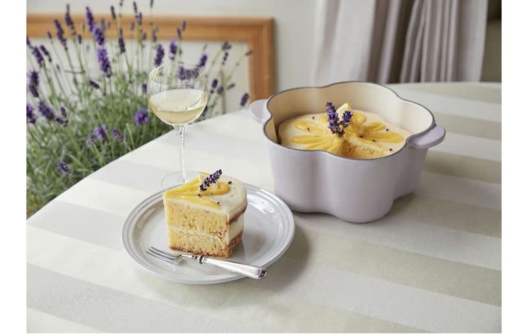 KameN riderリンゴ LE CREUSET ココット フルール