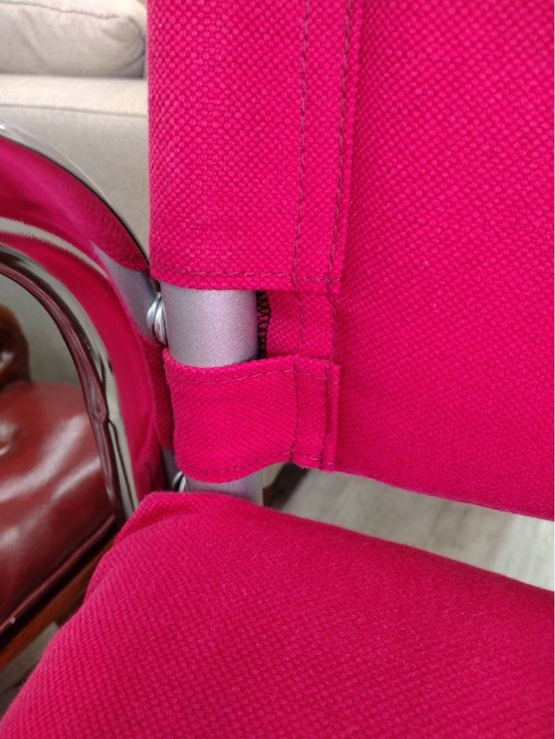 イノベーター　キャプテンチェア　レッド　椅子　北九州市福岡市限定