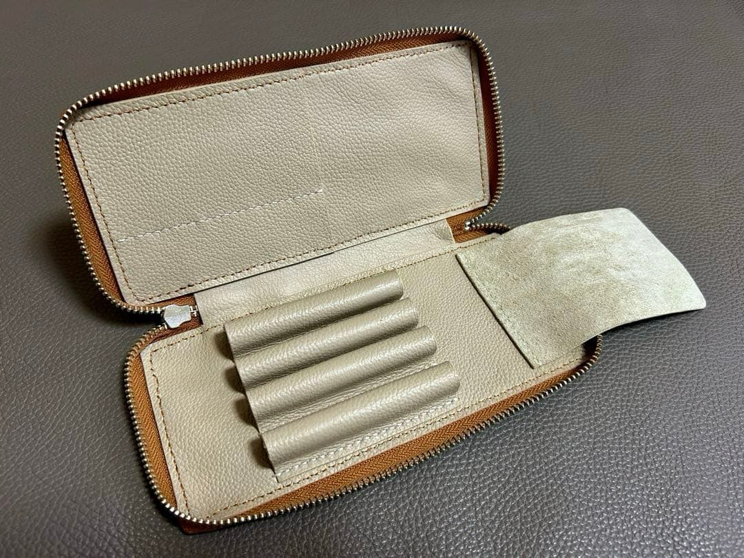 4本挿　ラウンドジップペンケース　レザーペンケース　ヌメ革　バハギア　似　手縫い