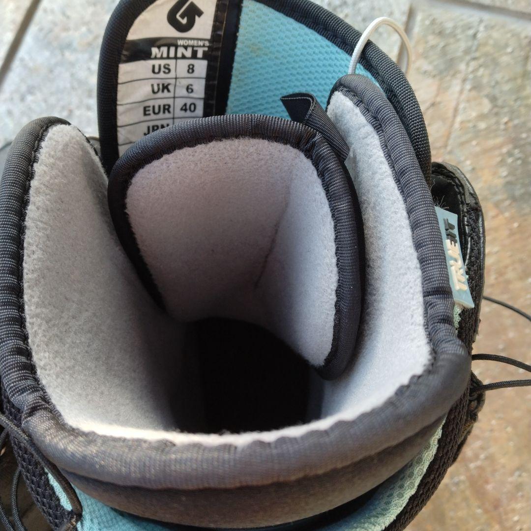 Burton スノーボードブーツ MINT