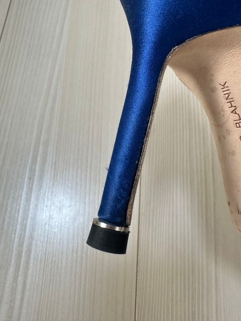マノロブラニク パンプス ハンギシ ブルー サテン 36 23cm