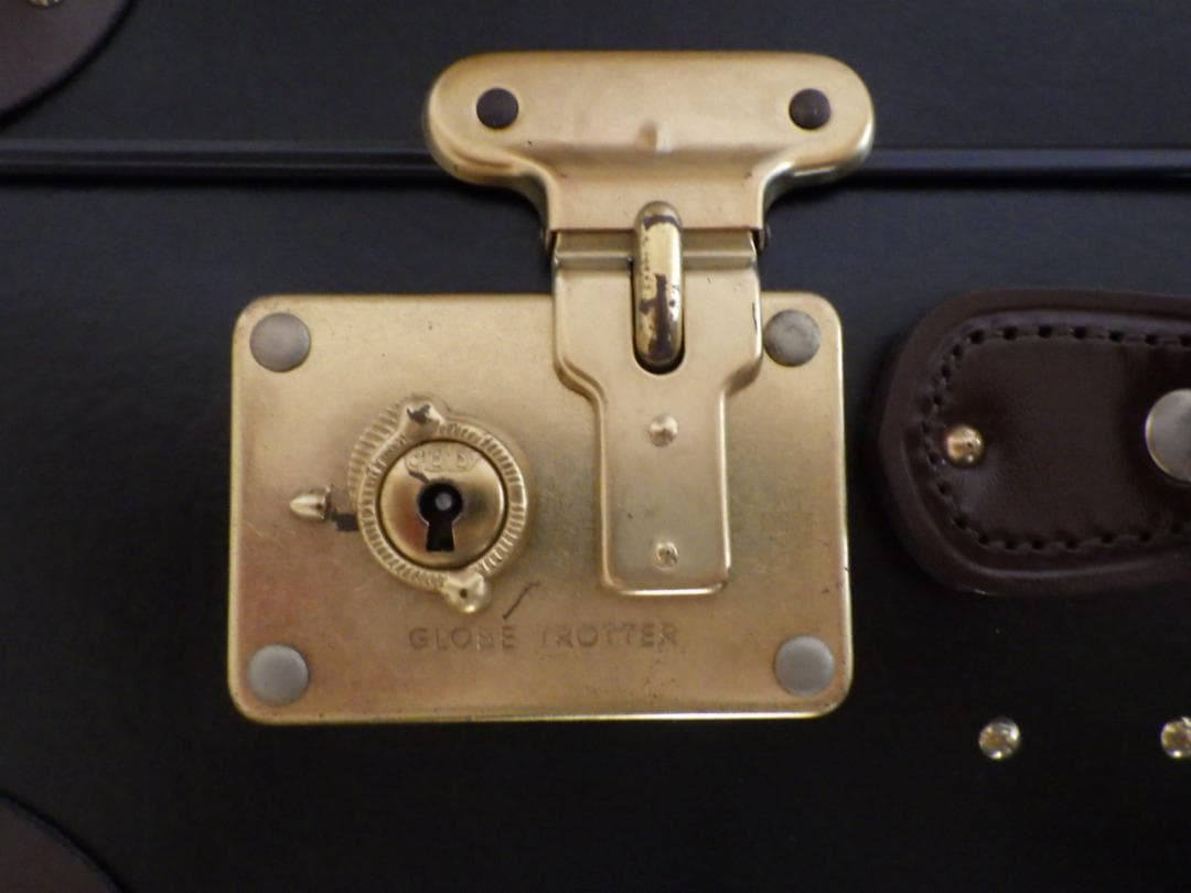 グローブトロッターキャリーケース　黒