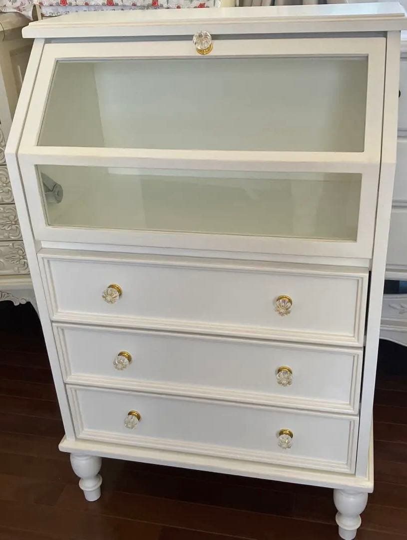 ガラスキャビネット【アンティーク調】【引出し付き】