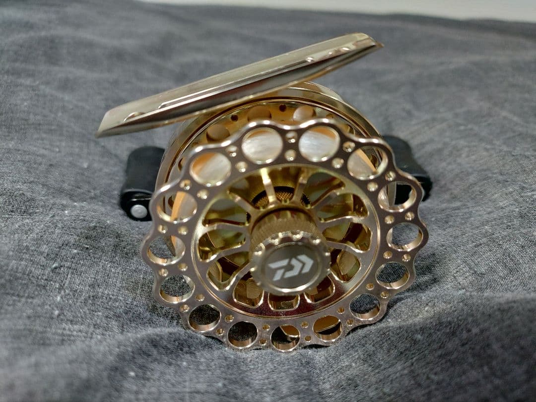 こうちゃんさん専用！ 新品、未使用 ダイワ イカダリール 25BJイカダ65L