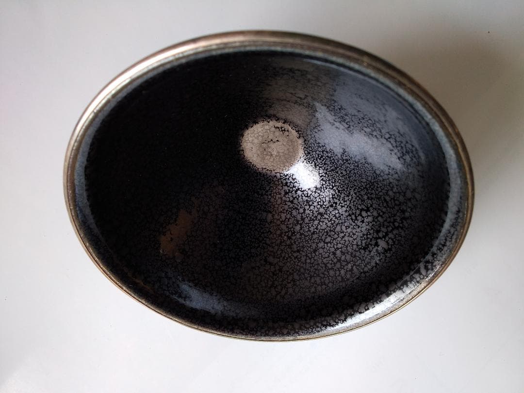 桶谷定一 作 銀覆輪 油滴天目 茶碗 茶道具 共箱 美品 です。