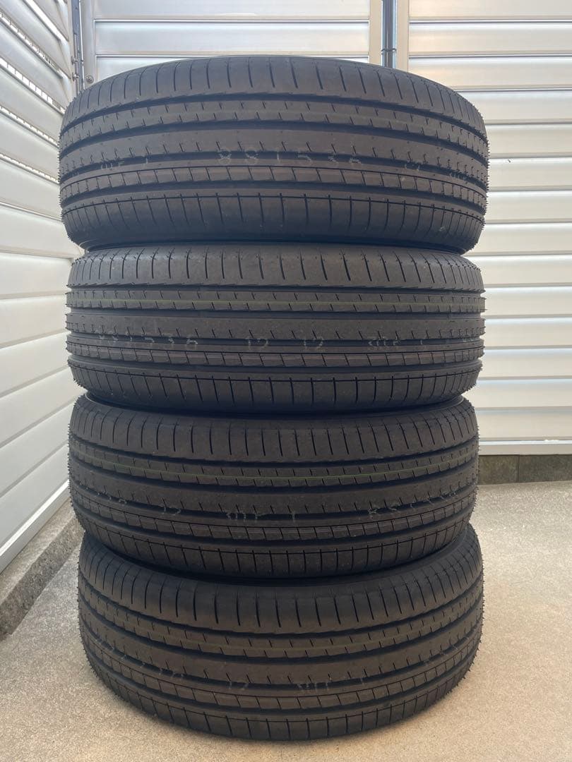 新車外し　ヨコハマ　ADVAN V61 225/55R18 4本　レクサスLBX