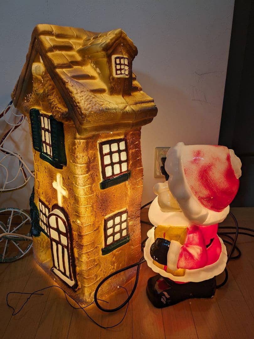 クリスマス　サンタ　イルミネーション　野外　教会　玄関先　店舗