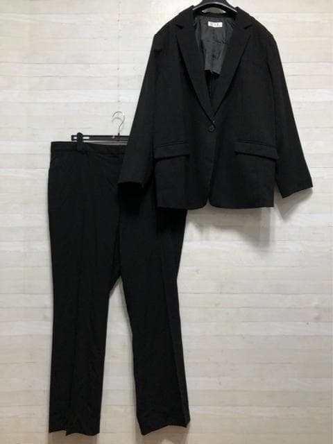 新品☆6L黒系無地ストレッチ洗えるストレートパンツスーツ〇p913
