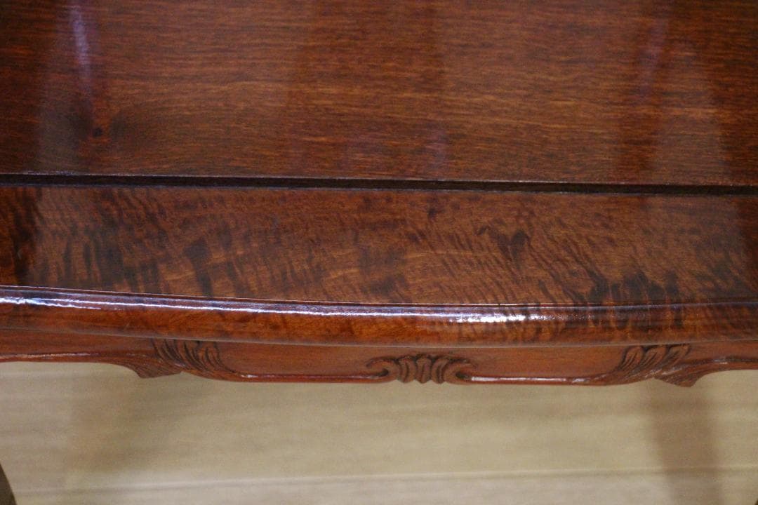 アジアンスタイル 木製椅子 彫刻入り