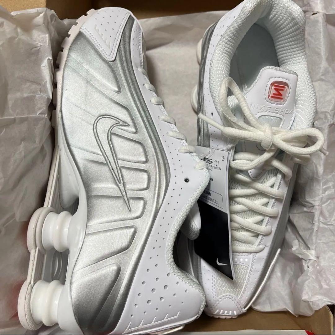 新品タグ付き ナイキ NIKE ショックス R4 24.5cm