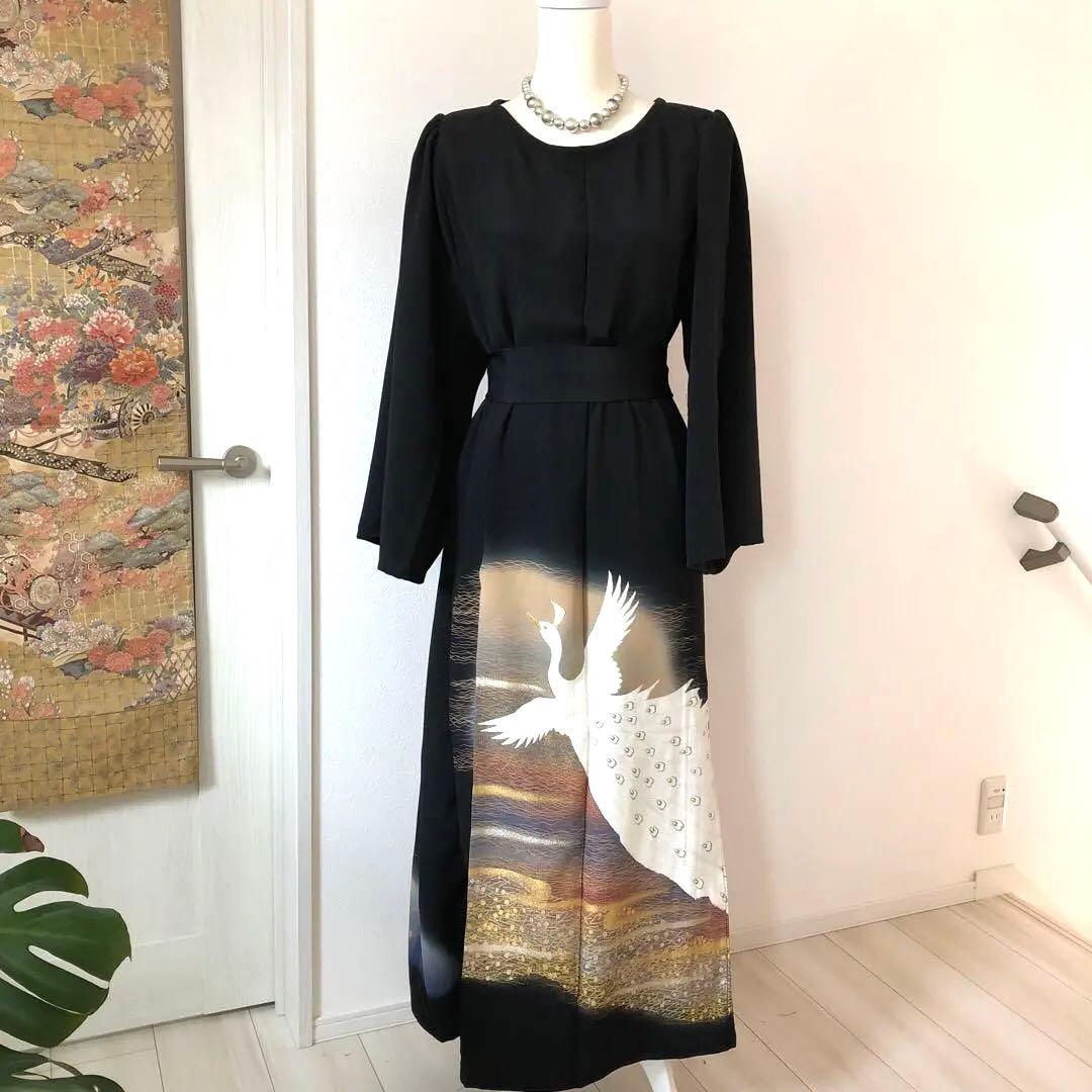 黒留リメイクワンピースドレス　作家もの　孔雀の刺繍と金糸柄　130㎝丈詰め不可