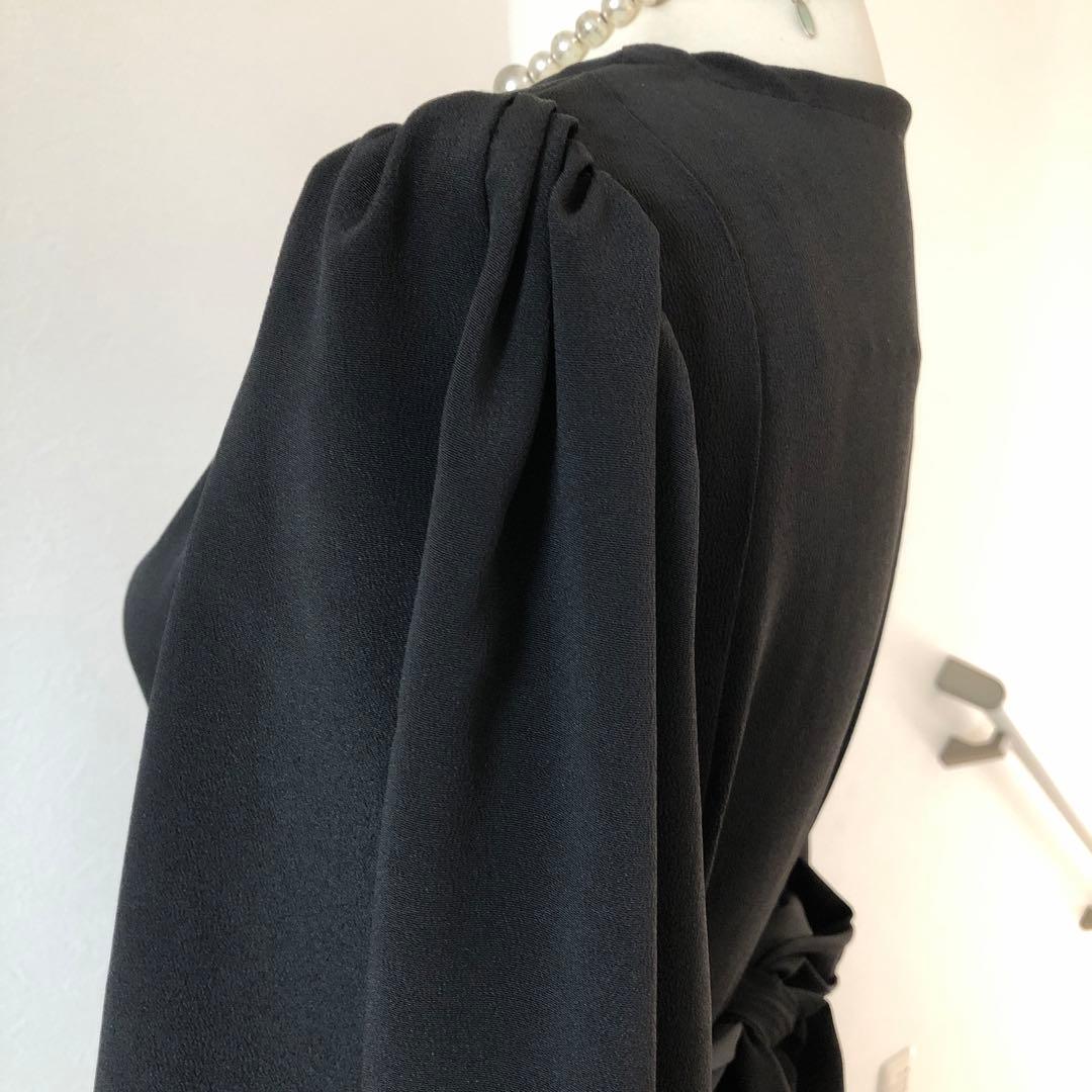 黒留リメイクワンピースドレス　作家もの　孔雀の刺繍と金糸柄　130㎝丈詰め不可