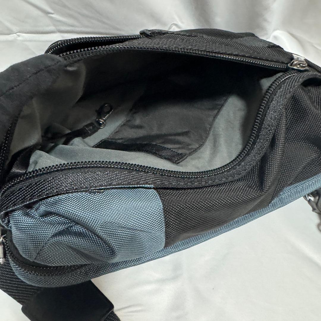 【極美品】 TUMI ボディバッグ ブラック/ブルー