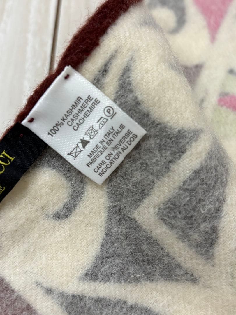 エミリオプッチ 美品 カシミヤ100% 幾何学模様のマフラー