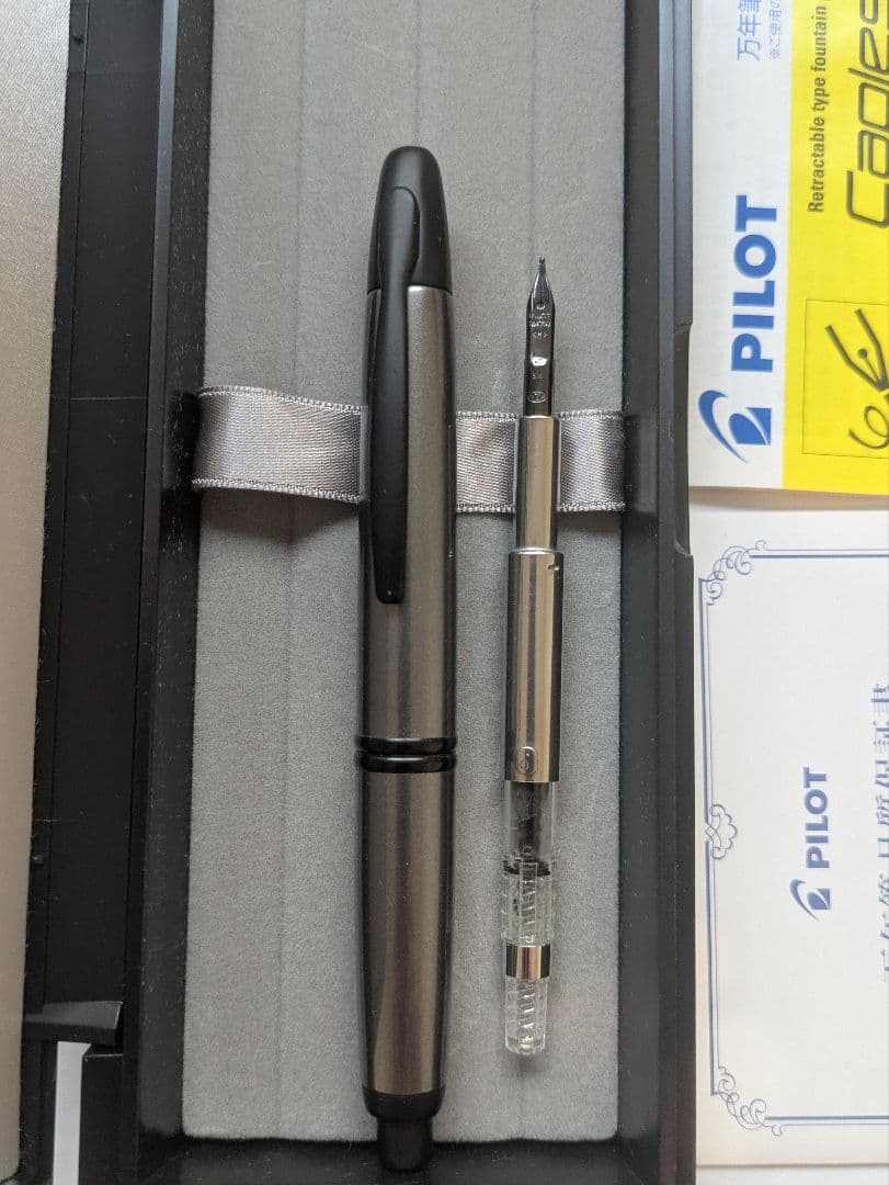 パイロット　キャップレス　万年筆　メタリックコレクション　ガンメタルグレー　中字
