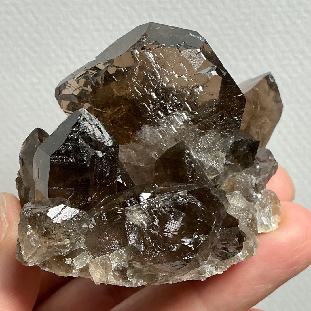 【最高級】Gwindel グインデル 煙水晶 60×48×40mm スイス産