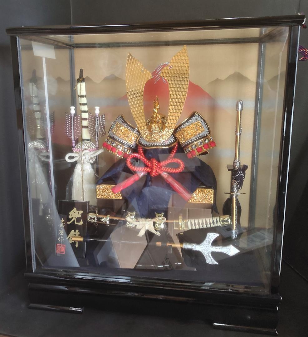 五月人形 ·兜飾り、ケース入り（オルゴール付き）（MＭ５月飾り１）